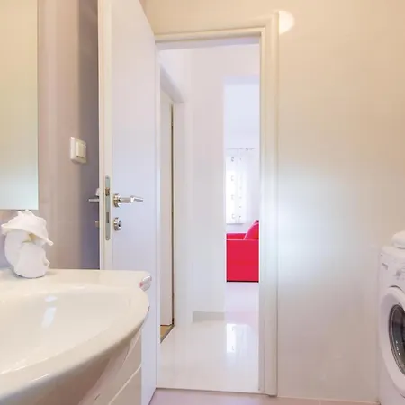 Lovely In With Wifi プーラ