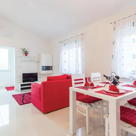 1 Bedroom Lovely Home In Pula Pula